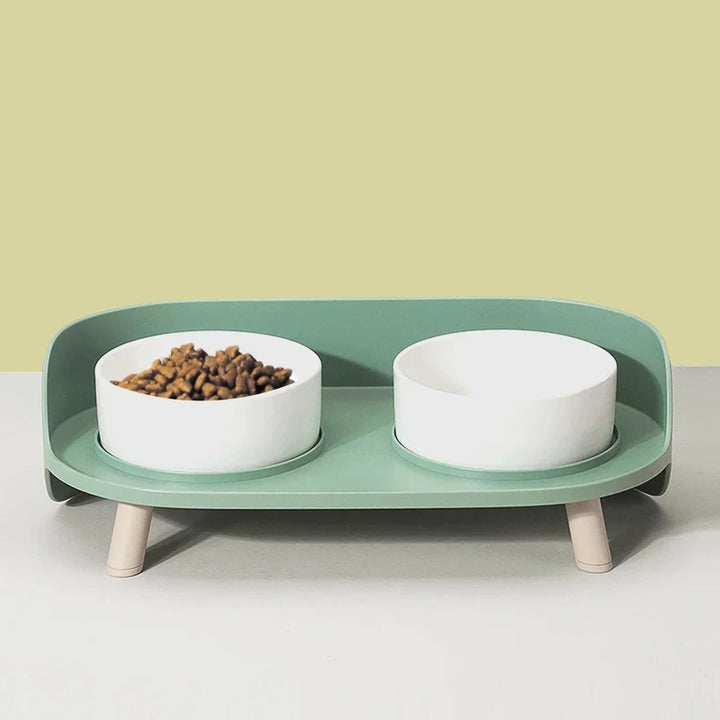 Ceramic Cat Bowl Protects The Cervical Spine Against Black Chin