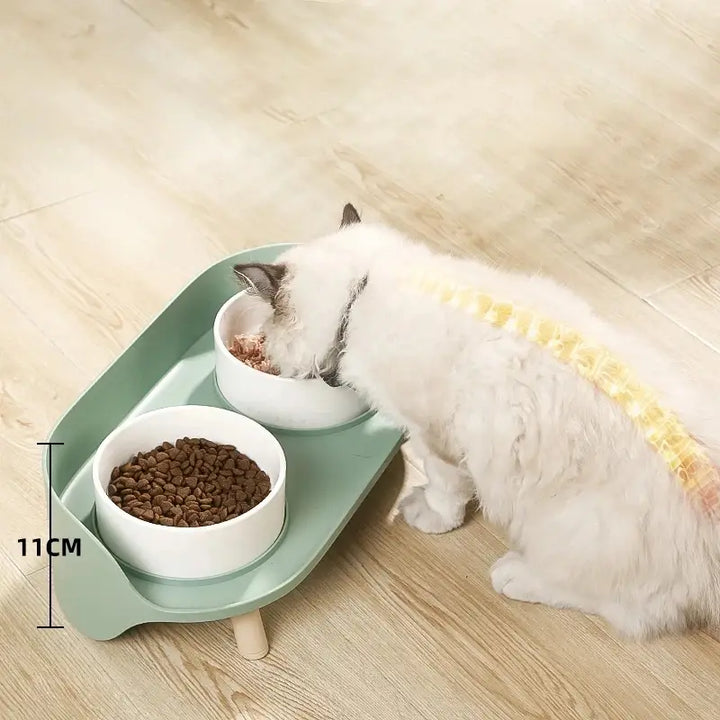 Ceramic Cat Bowl Protects The Cervical Spine Against Black Chin